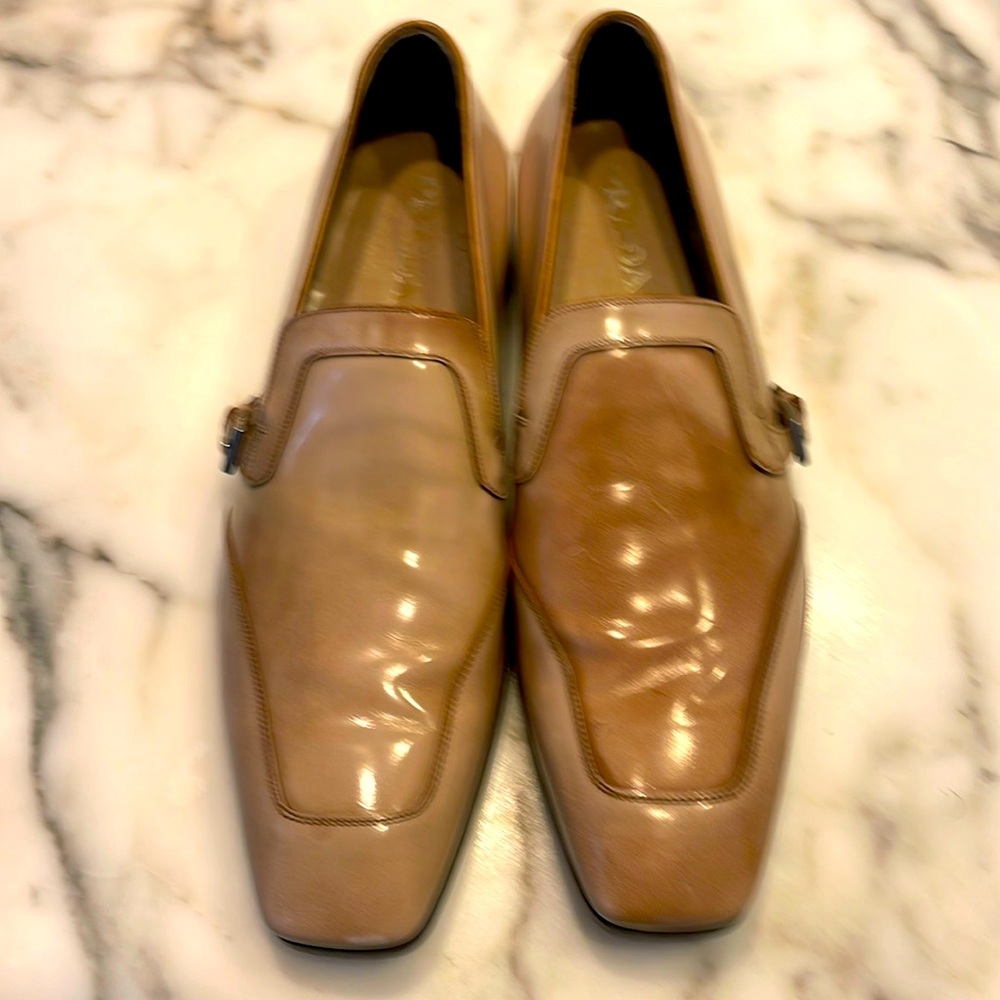Creme Prada dress shoe